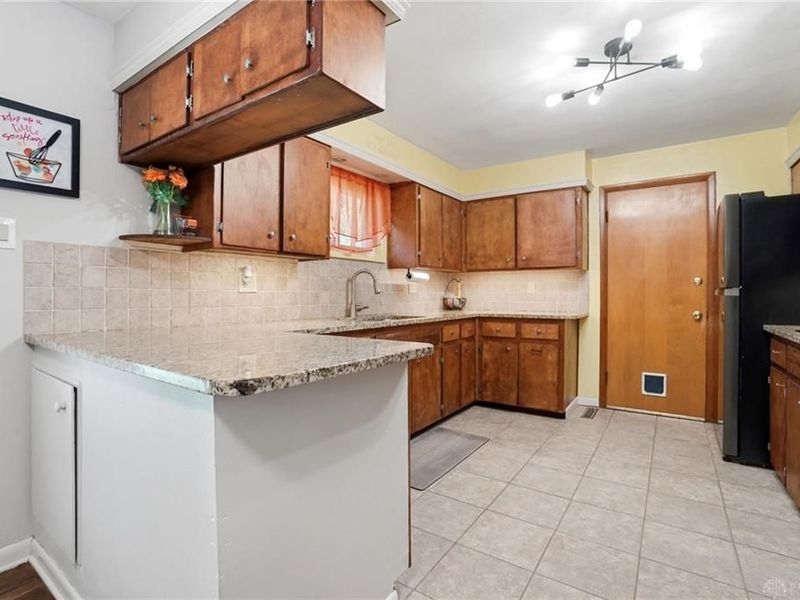 927 Princewood Avenue, Washington Township, OH 45429 Photo 13