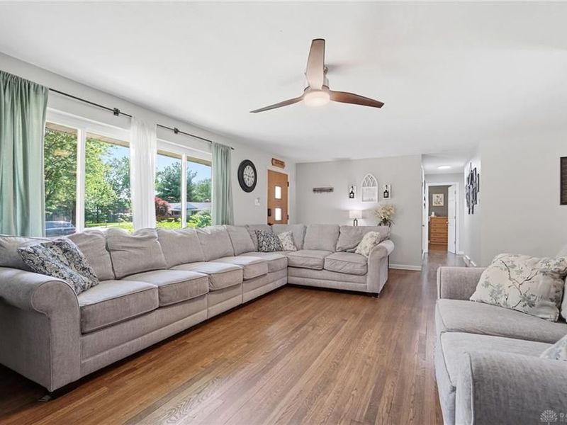 927 Princewood Avenue, Washington Township, OH 45429 Photo 8