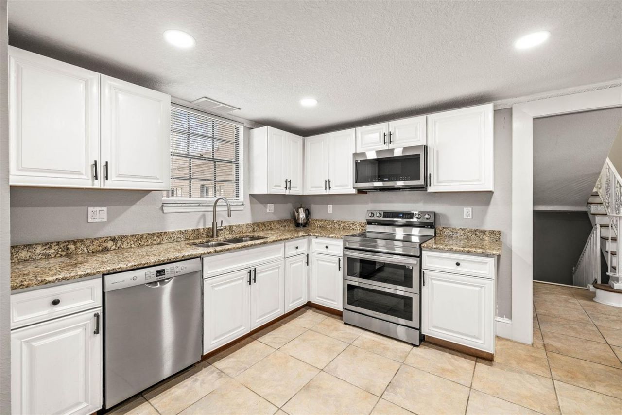 7425 Terrace River Drive, Tampa, FL 33637 Photo