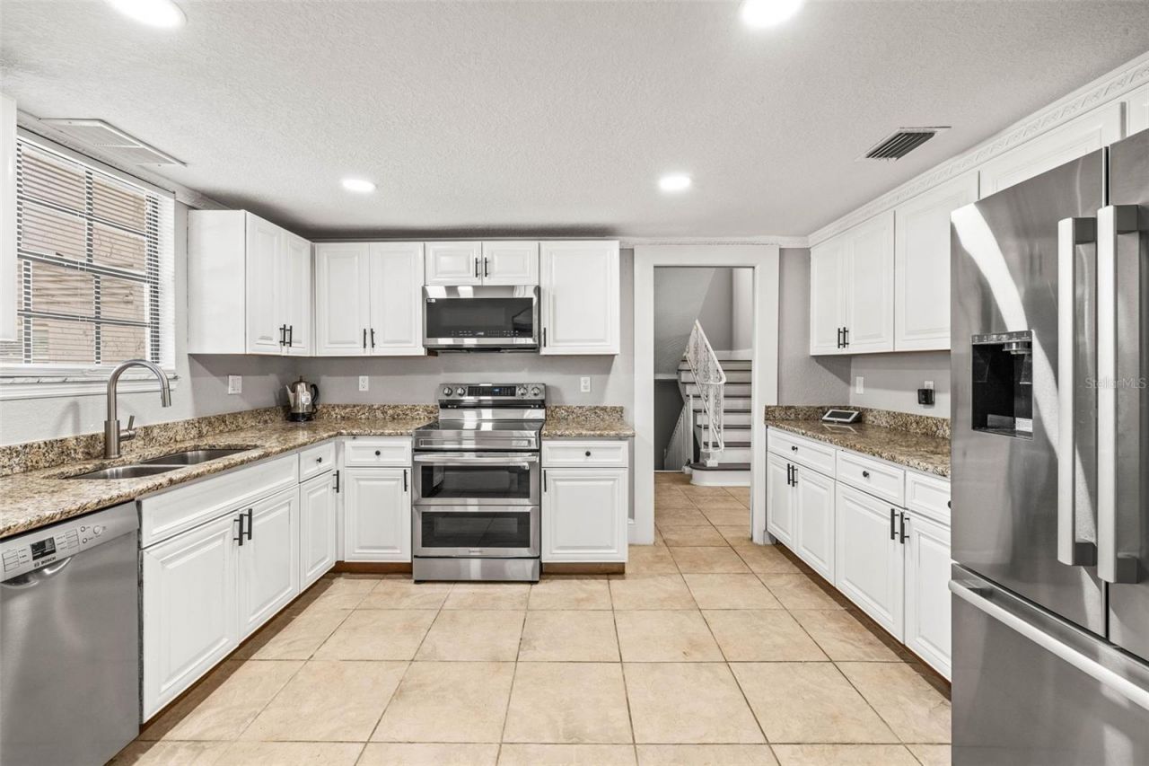 7425 Terrace River Drive, Tampa, FL 33637 Photo