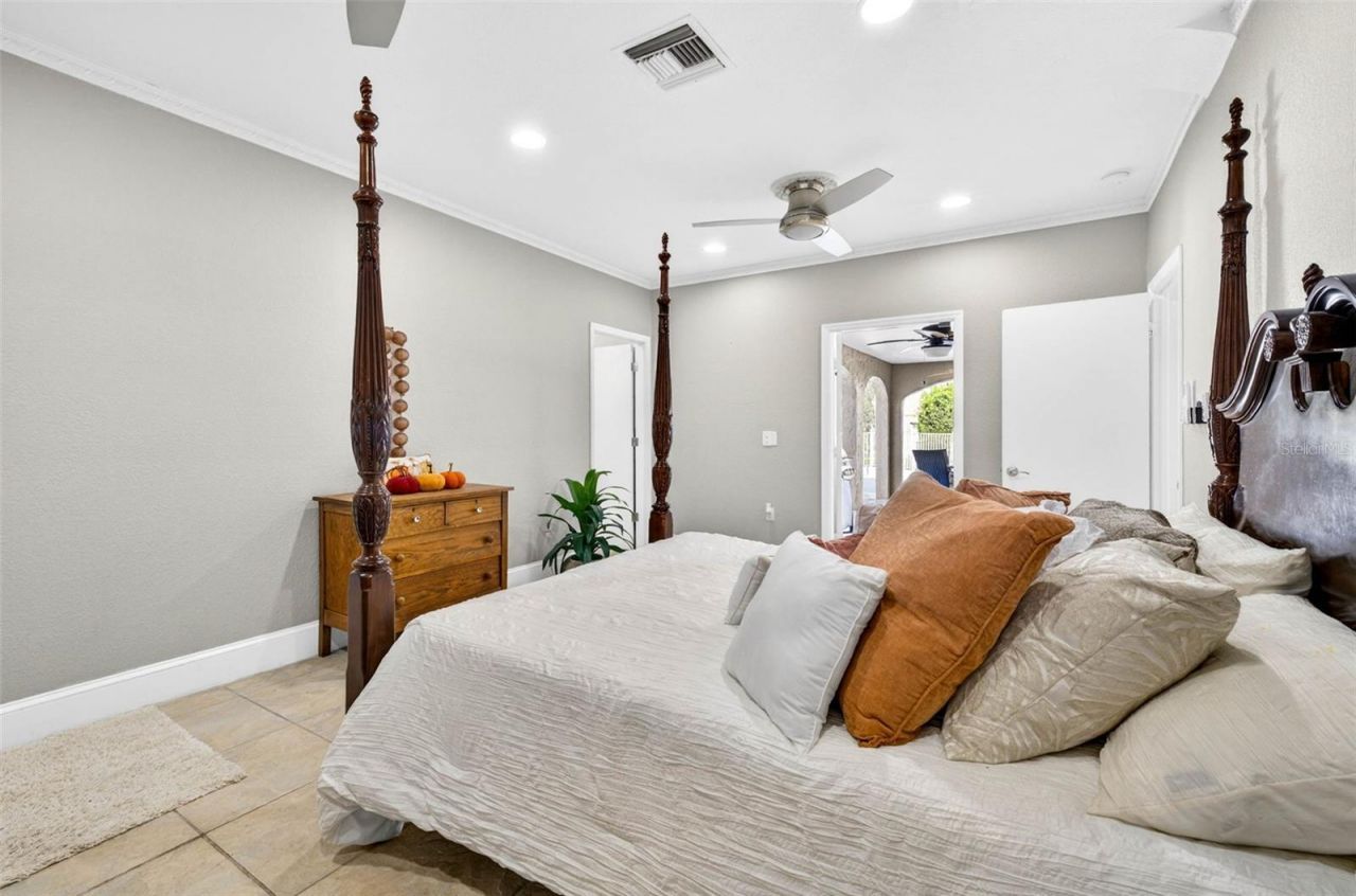 7425 Terrace River Drive, Tampa, FL 33637 Photo