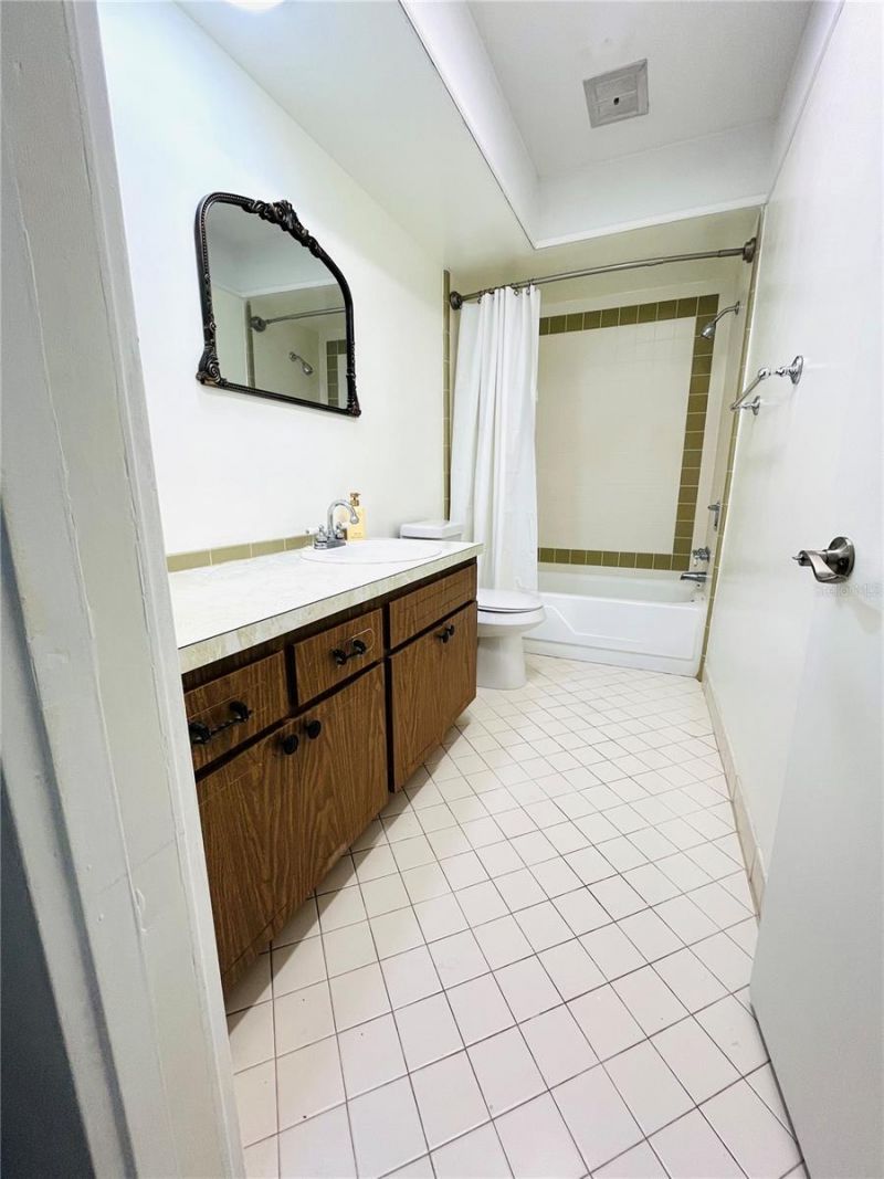8651 10th Street N, Unit 210, Saint Petersburg, FL 33702 Photo