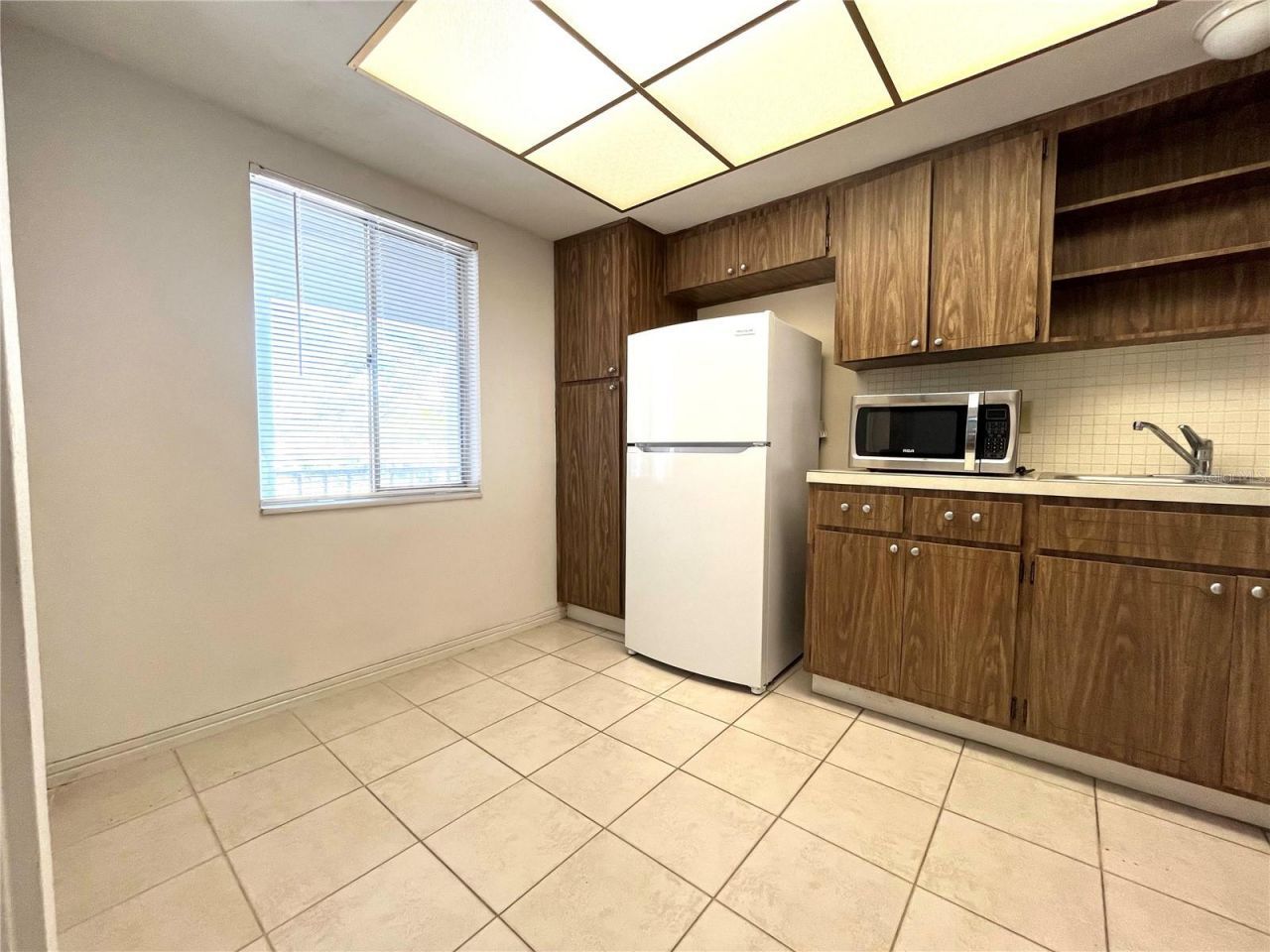 8651 10th Street N, Unit 210, Saint Petersburg, FL 33702 Photo