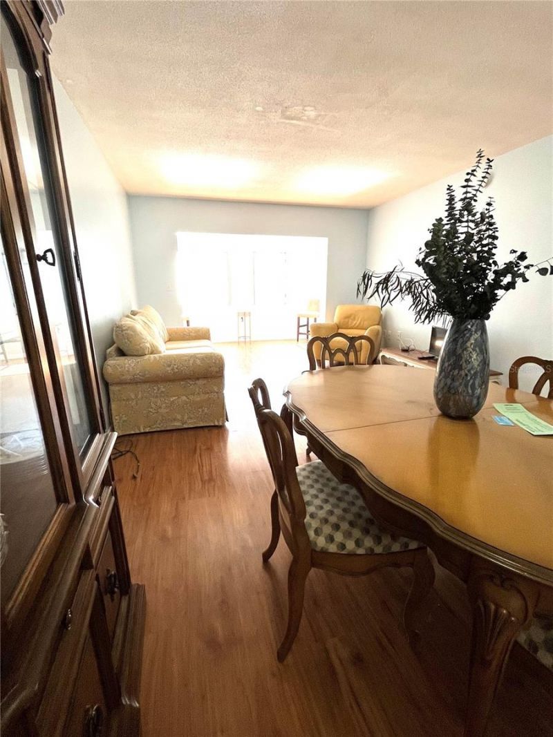 8651 10th Street N, Unit 210, Saint Petersburg, FL 33702 Photo