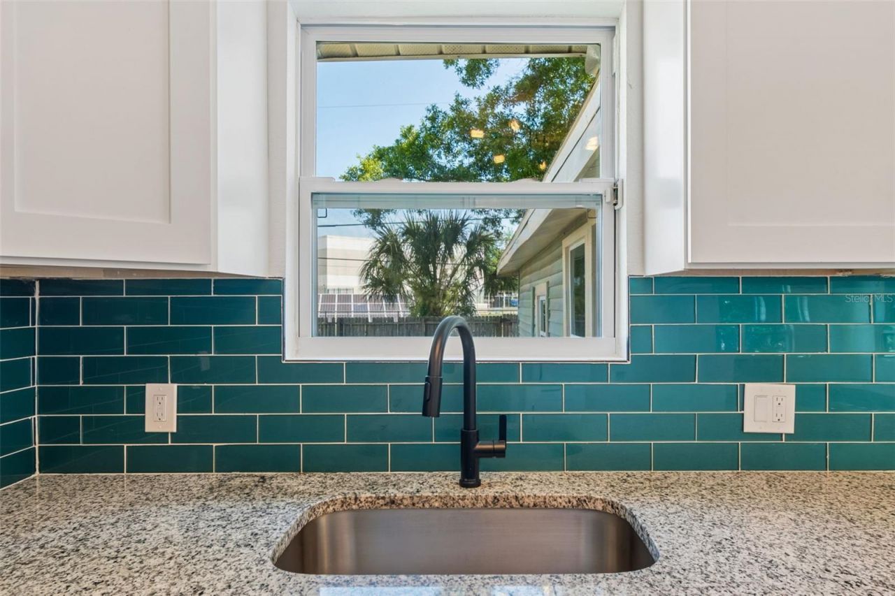 4135 Fairfield Avenue S, Saint Petersburg, FL 33711 Photo