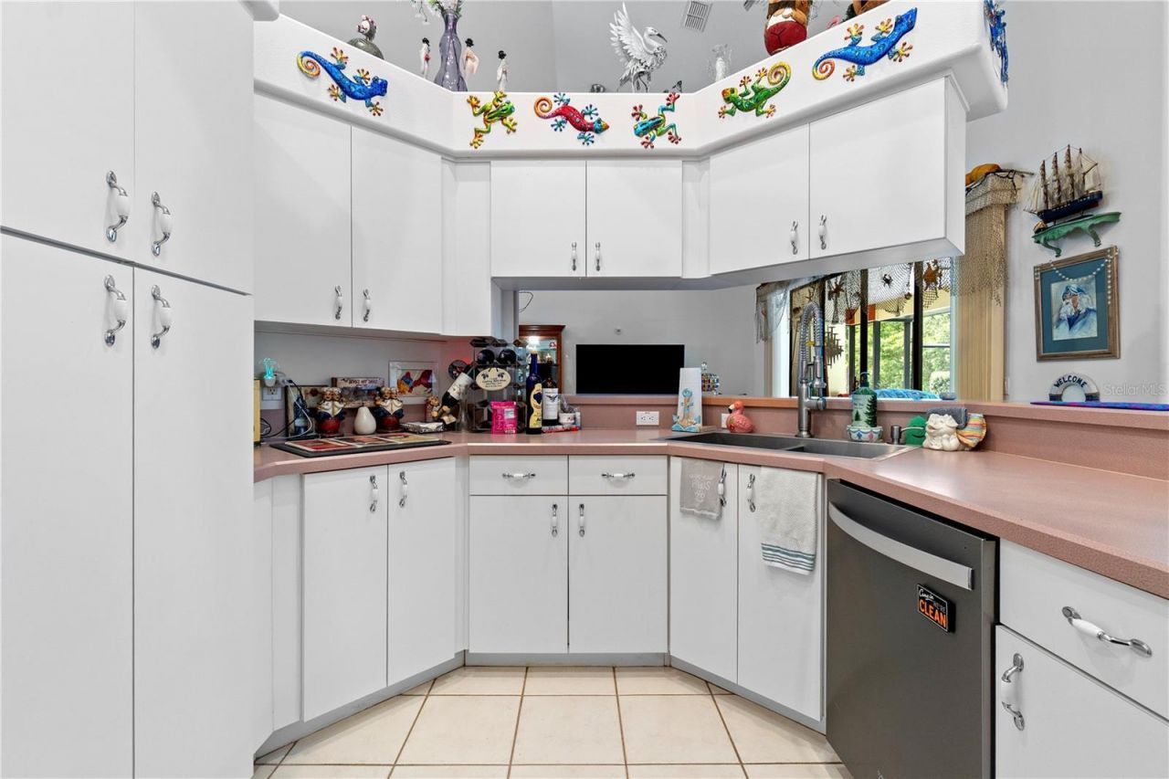 42 Pine Drive, Homosassa, FL 34446 Photo