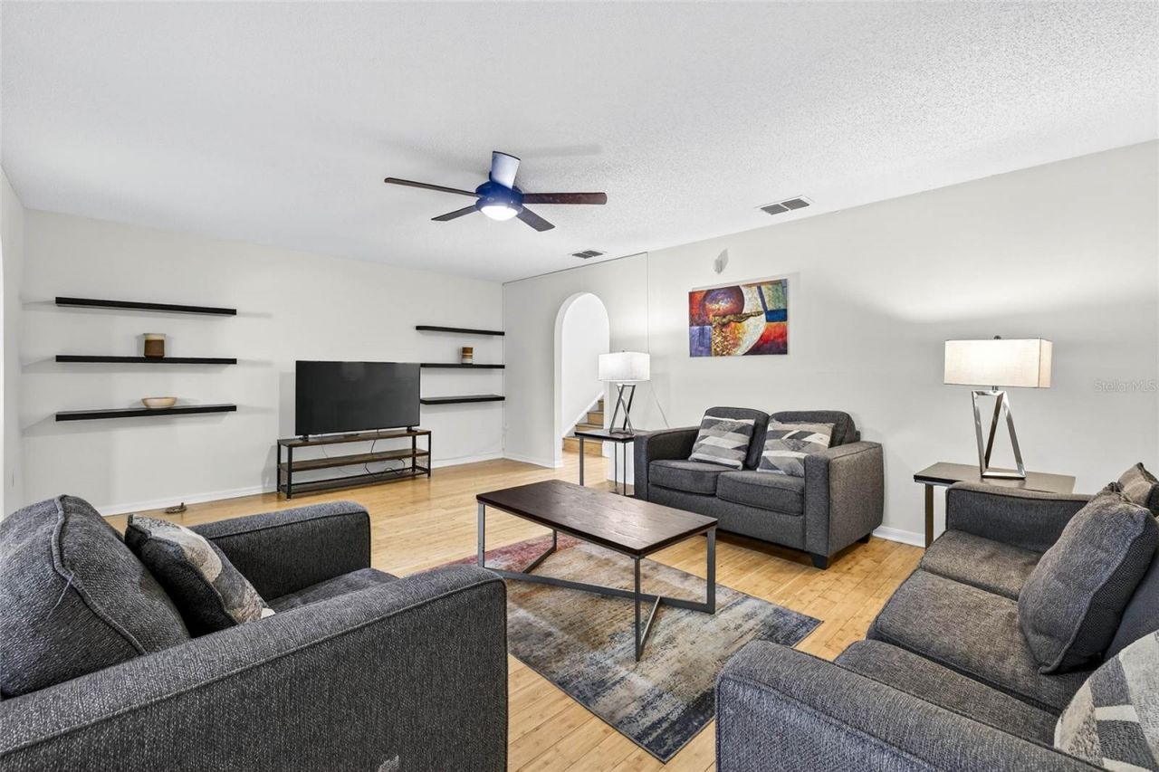 4656 Ashburn Square Drive, Tampa, FL 33610 Photo