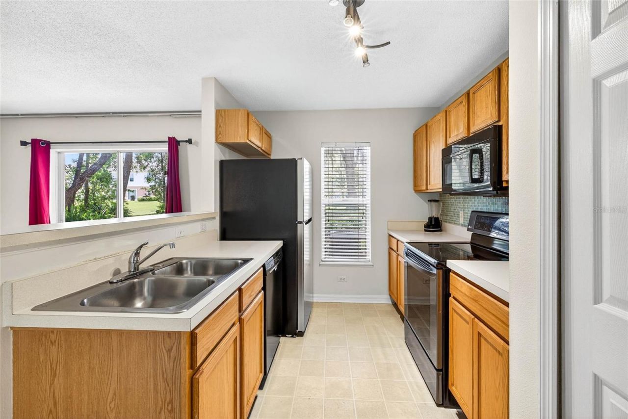 4656 Ashburn Square Drive, Tampa, FL 33610 Photo
