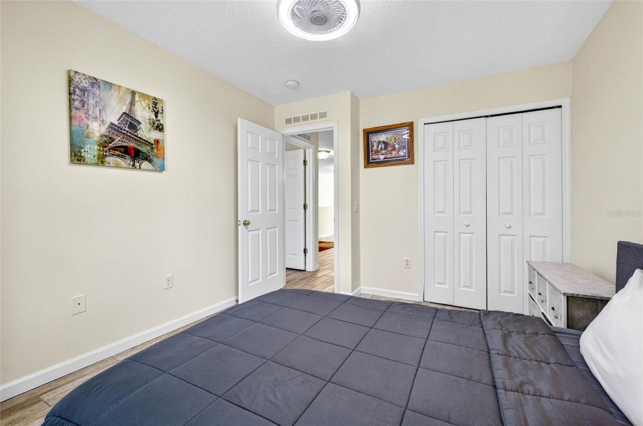 4656 Ashburn Square Drive, Tampa, FL 33610 Photo