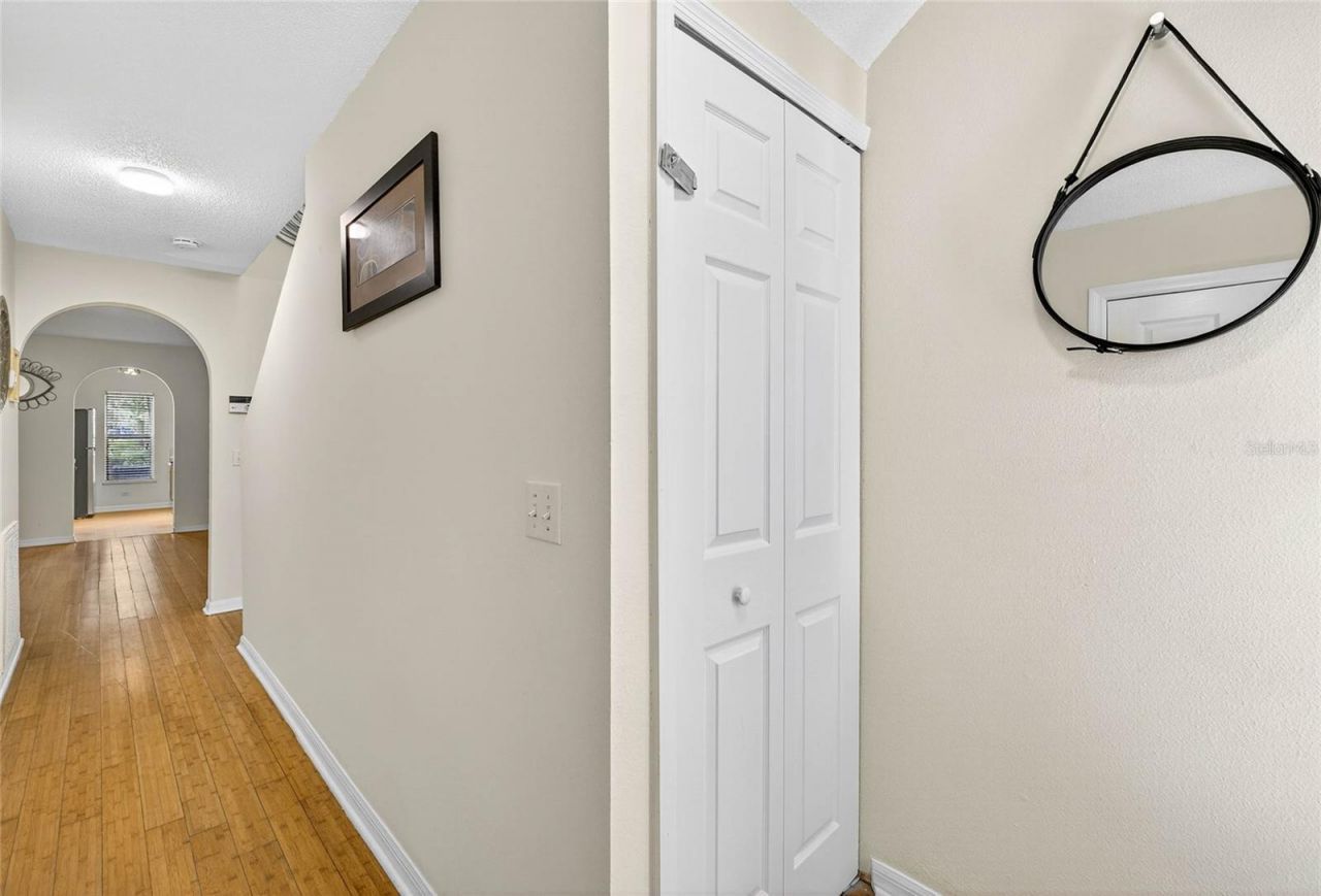 4656 Ashburn Square Drive, Tampa, FL 33610 Photo