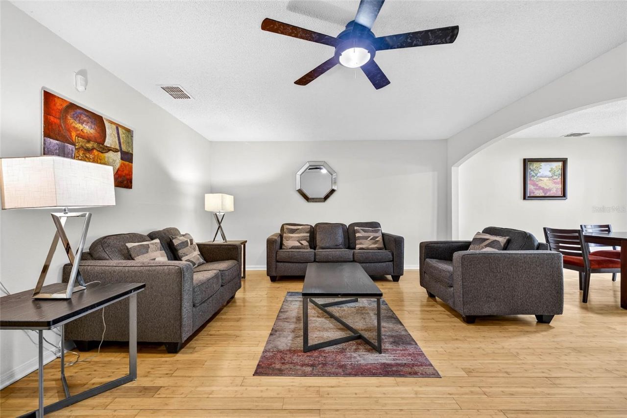 4656 Ashburn Square Drive, Tampa, FL 33610 Photo