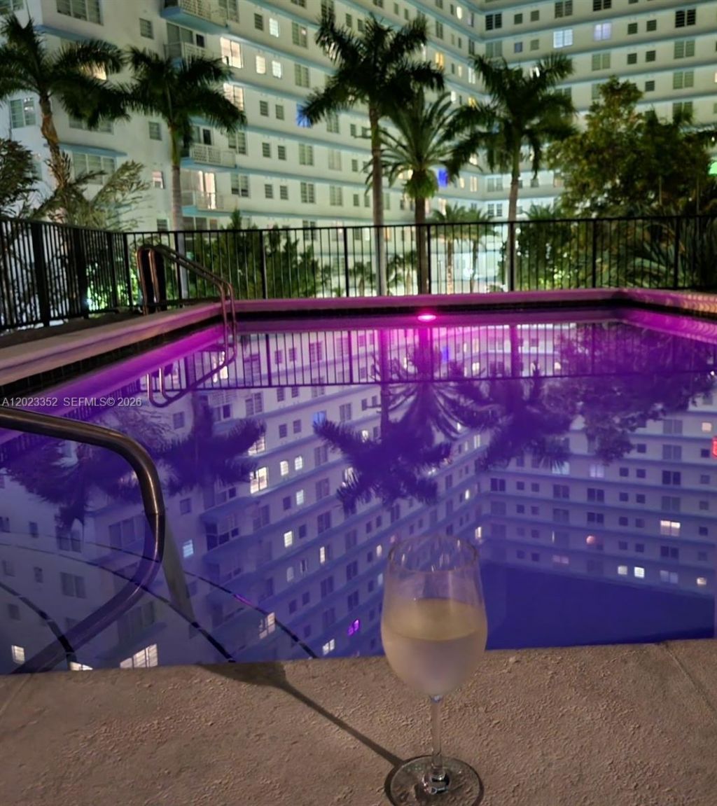 899 West Ave, Unit 4G, Miami Beach, FL 33139 Photo