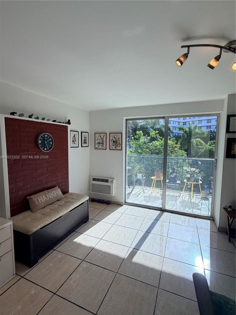 899 West Ave, Unit 4G, Miami Beach, FL 33139 Photo