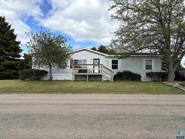 120 W 4th Ave, Miller, SD 57362