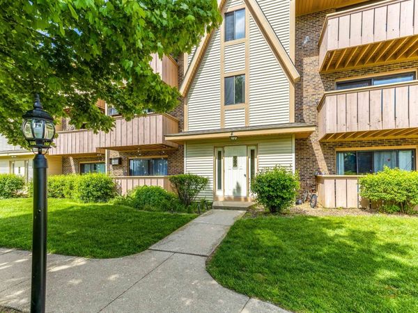 4 Echo Court , Unit 16, Vernon Hills, IL 60061