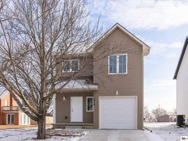 5517 N 52 Street , Omaha, NE 68104