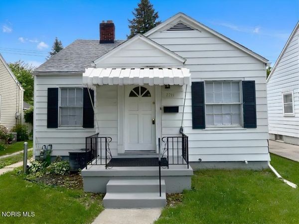 2211 W Sylvania Avenue , Toledo, OH 43613