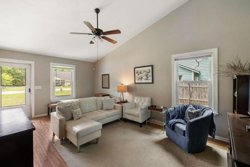 1208 Merganser Court Photo 9