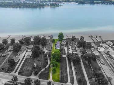 6533 RIVER Road, Marine City, MI 48039