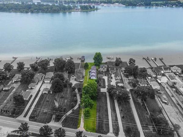 6533 RIVER Road, Marine City, MI 48039