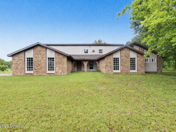 3231 Kings Bridge Road, Moss Point, MS 39562