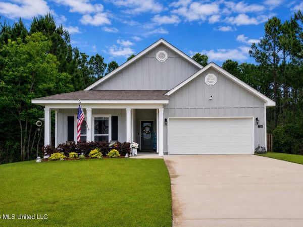7760 Coral Lane, Ocean Springs, MS 39564