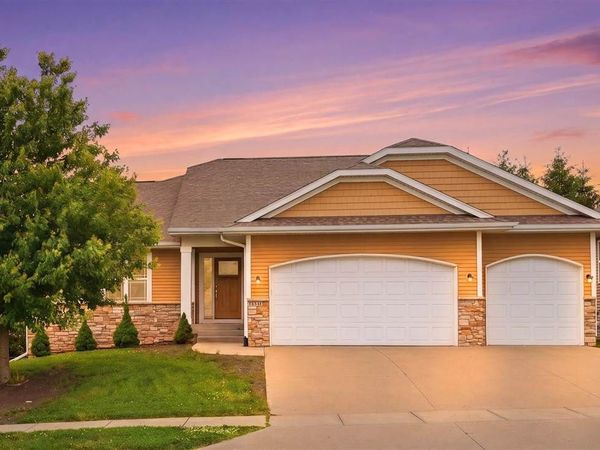 59 Whitechapel Dr, Iowa City, IA 52245