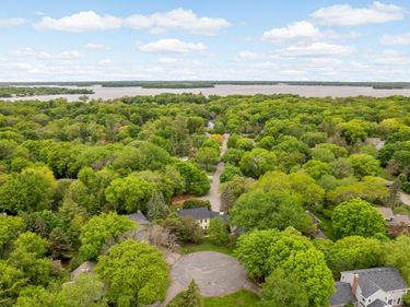 3620 James Avenue, Deephaven, MN 55391