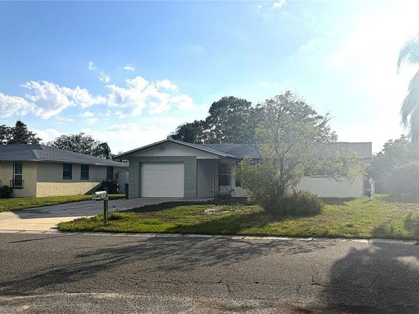 10401 OLEANDER DRIVE , PORT RICHEY, FL 34668