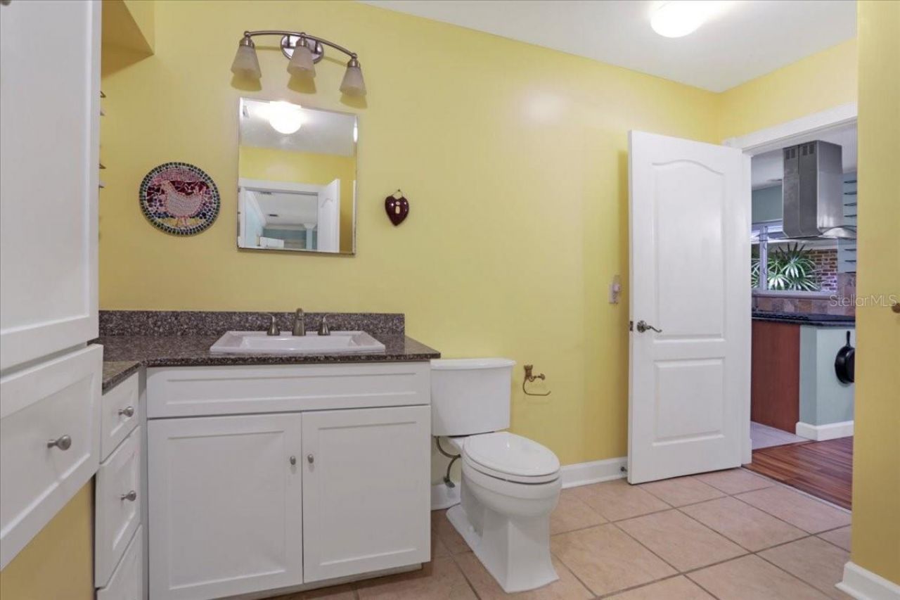 1915 NW 16th Avenue, Gainesville, FL 32605 Photo