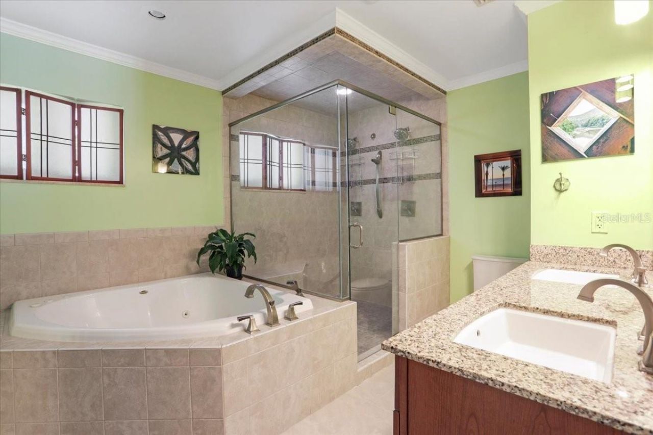 1915 NW 16th Avenue, Gainesville, FL 32605 Photo