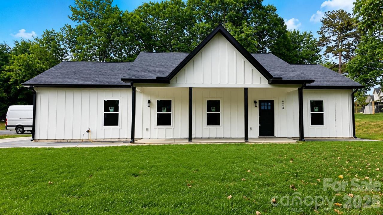612 Hardin Road, Dallas, NC 28034 Main Photo