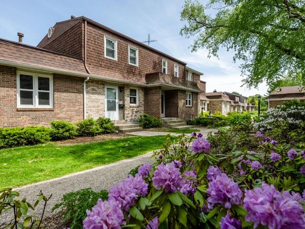 2514 Essex Court, Unit 52, St. Joseph, MI 49085