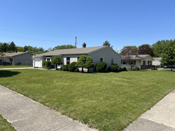 757 Crestwood Drive , Aurora, IL 60506