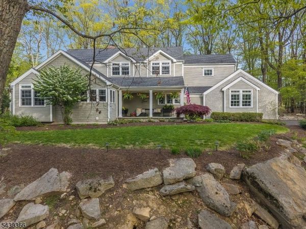612 Woodglen Rd, Lebanon, NJ 08826