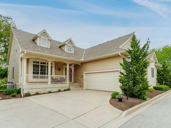N63W23905 Terrace Dr, Unit 6, Sussex, WI 53089