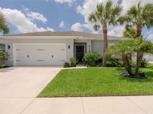 215 Raspberry Rd , Fort Pierce, FL 34981