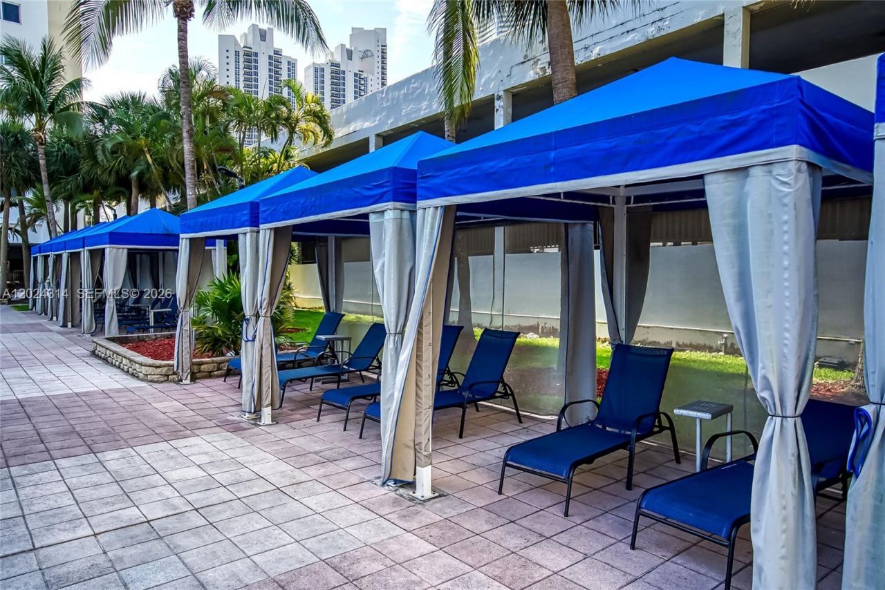 19370 Collins Ave , Unit 520, Sunny Isles Beach, FL 33160 Photo