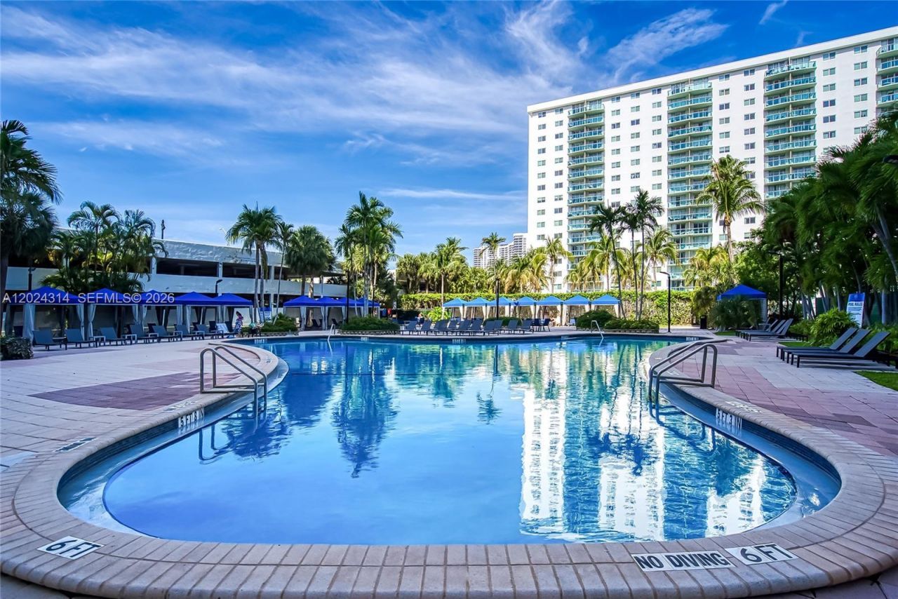 19370 Collins Ave , Unit 520, Sunny Isles Beach, FL 33160 Photo