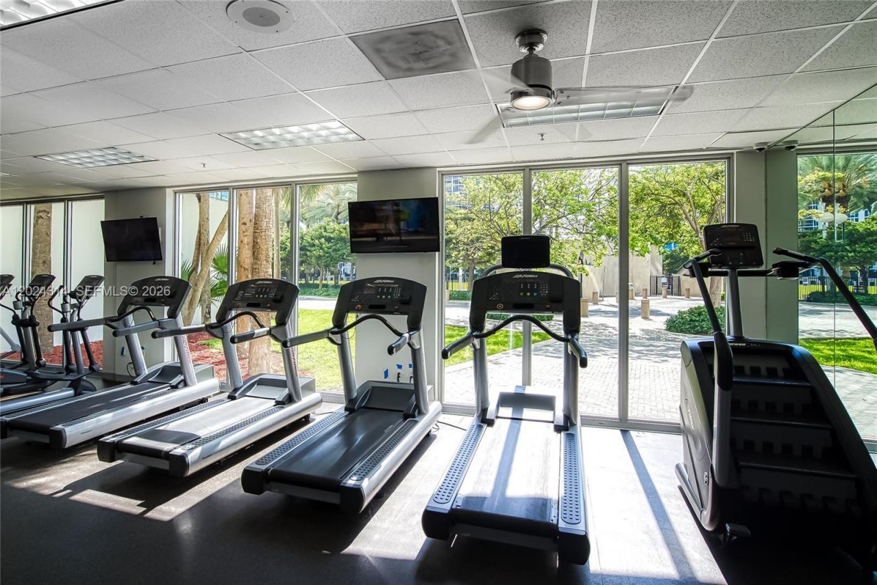 19370 Collins Ave , Unit 520, Sunny Isles Beach, FL 33160 Photo