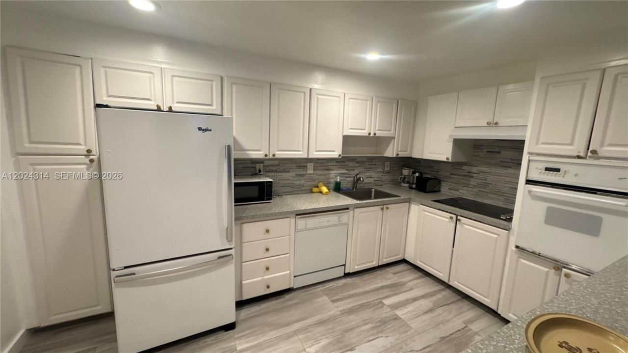 19370 Collins Ave , Unit 520, Sunny Isles Beach, FL 33160 Photo
