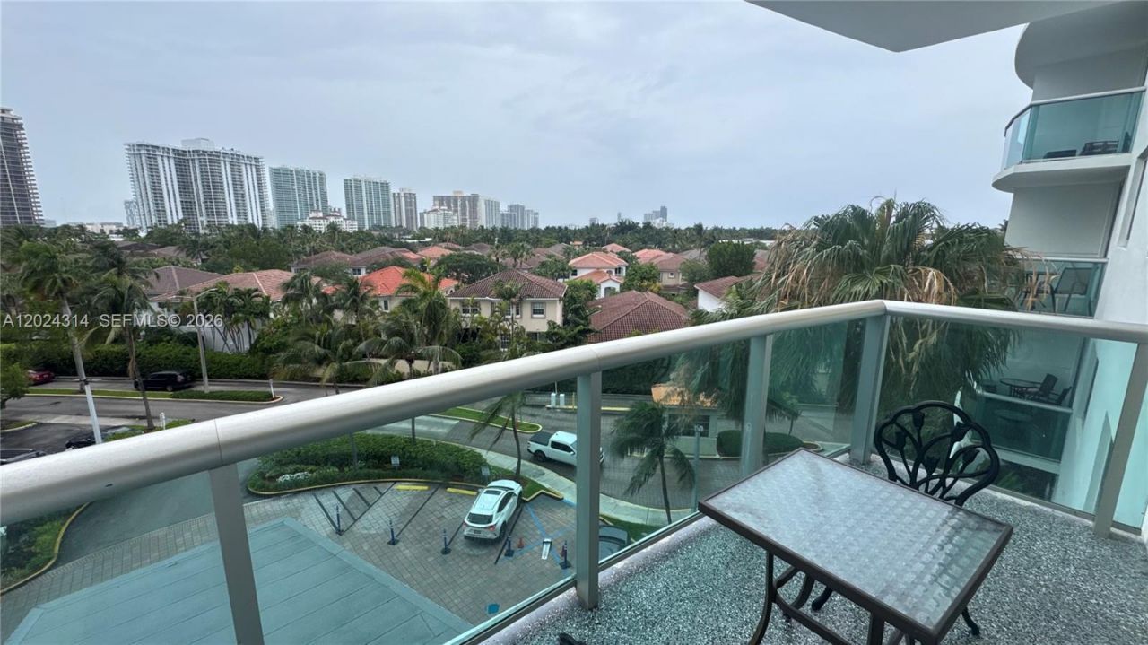 19370 Collins Ave , Unit 520, Sunny Isles Beach, FL 33160 Photo