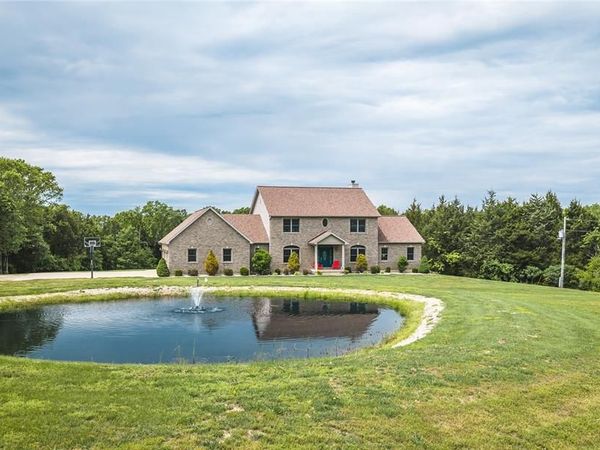 446 Cedar Breeze Drive , Sullivan, MO 63080