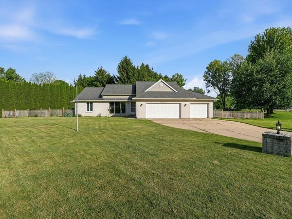 22401 Happy Drive, Cassopolis, MI 49031