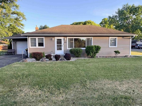 818 W Jackson St, BELVIDERE, IL 61008