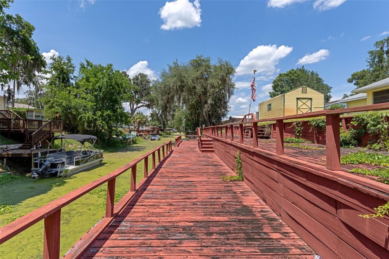 2472 Cr 447, Lake Panasoffkee, FL 33538 Photo