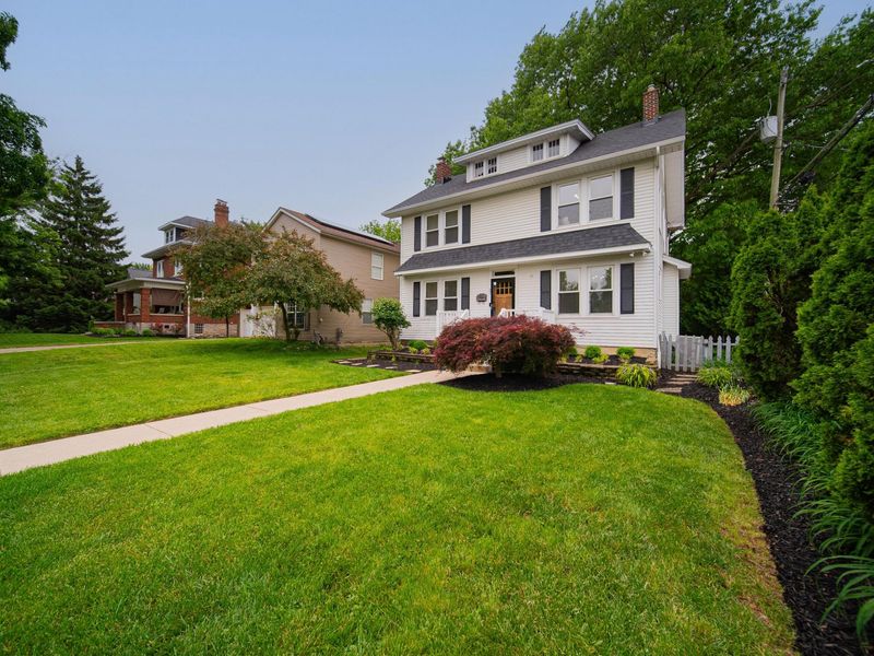 27 Garden Road , Columbus, OH 43214 Photo 2
