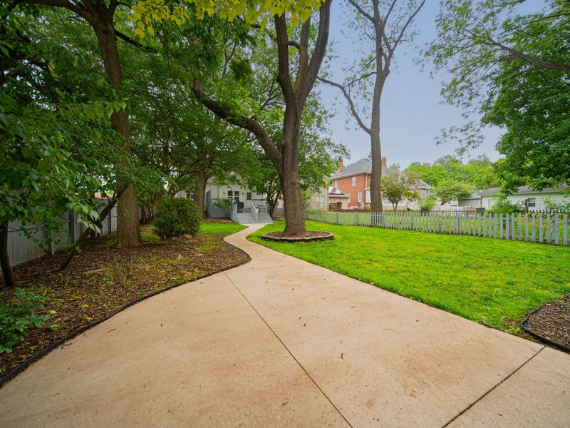 27 Garden Road , Columbus, OH 43214 Photo 68