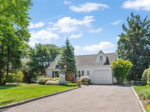 5 Salem Way, Glen Head, NY 11545