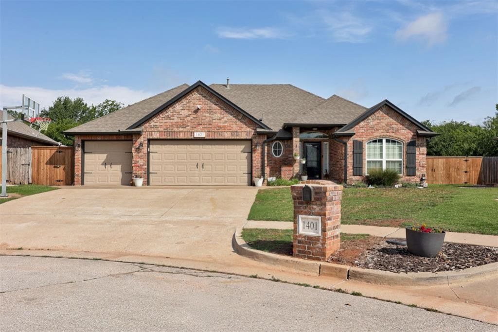 1401 Jaxon Court, Yukon, OK 73099 Main Photo